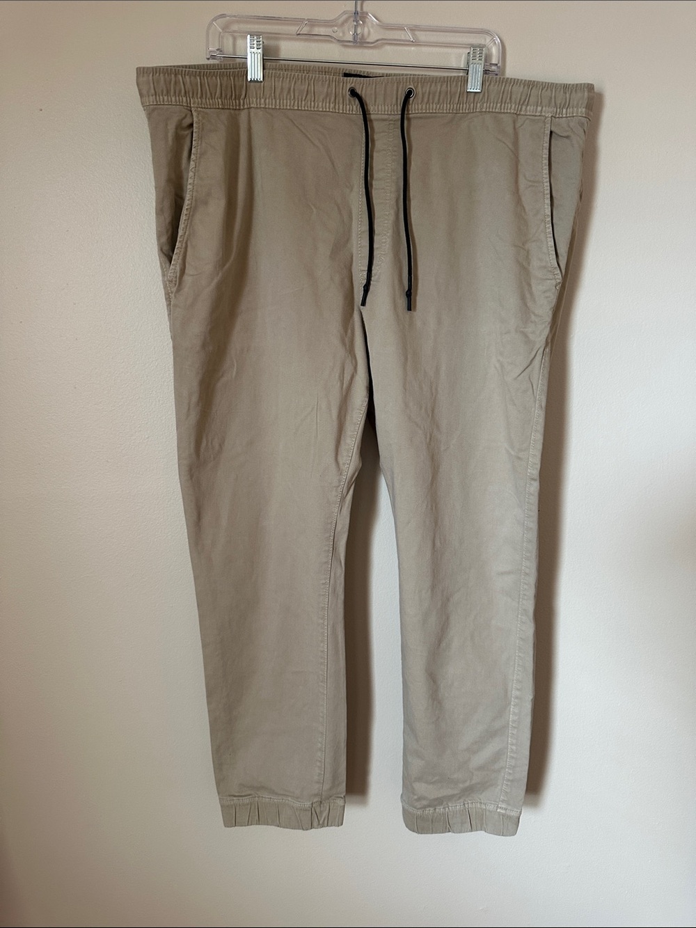 American Eagle Men's Casual Drawstring Chino Pants in Khaki